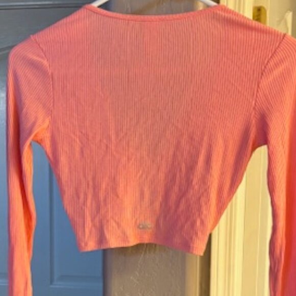ALO yoga Ribbed Knotty Long Sleeve Size XS Pink Lemonade, NWOT - Picture 3 of 5